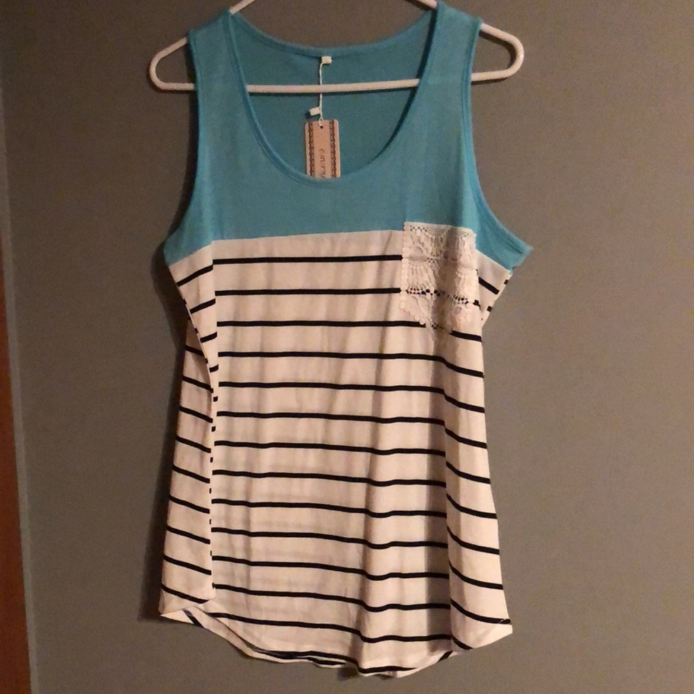 BRAND NEW WOMAN’S TOP SIZE LARGE! NWT! SMOKE FREE HOME! - Picture 2 of 2